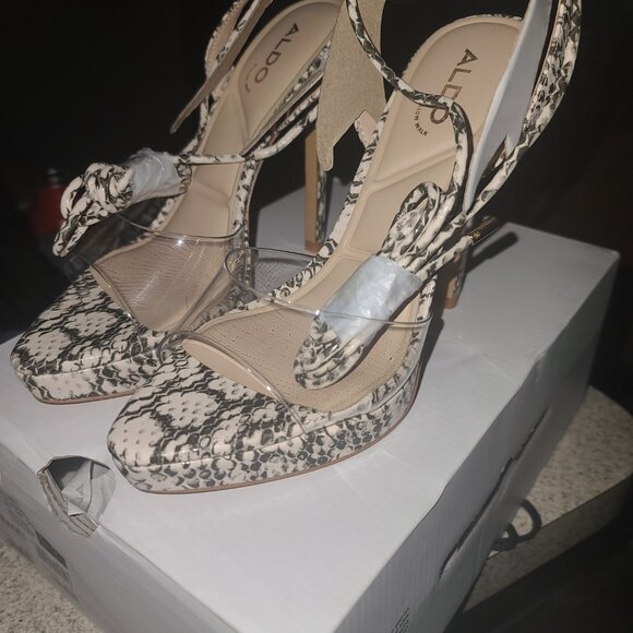Snake print stiletto platform heels - Picture 3 of 5